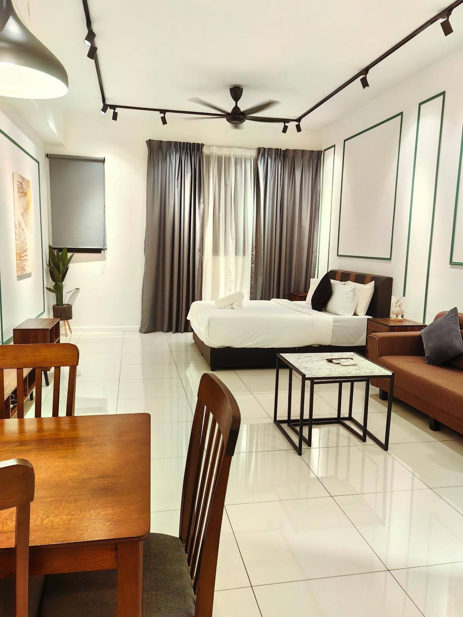 Chambers Residence Klcc By Purple Orchid Kuala Lumpur Esterno foto
